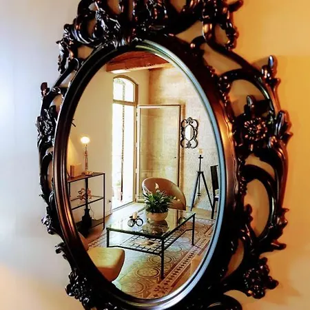 La Maison Comte, * Uzès